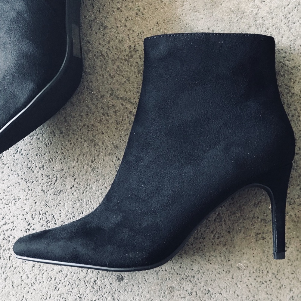 Last 1 Delicious Success Black 3” Heeled BOOTIE - Picture 2 of 5